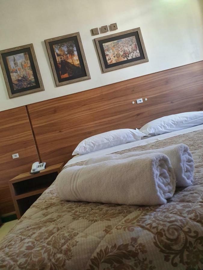 אימביטובה Hotel Pousada Henrique Lage מראה חיצוני תמונה